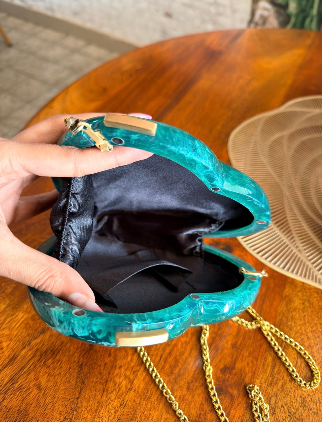 Heartbeat-Resin Heart Clutch