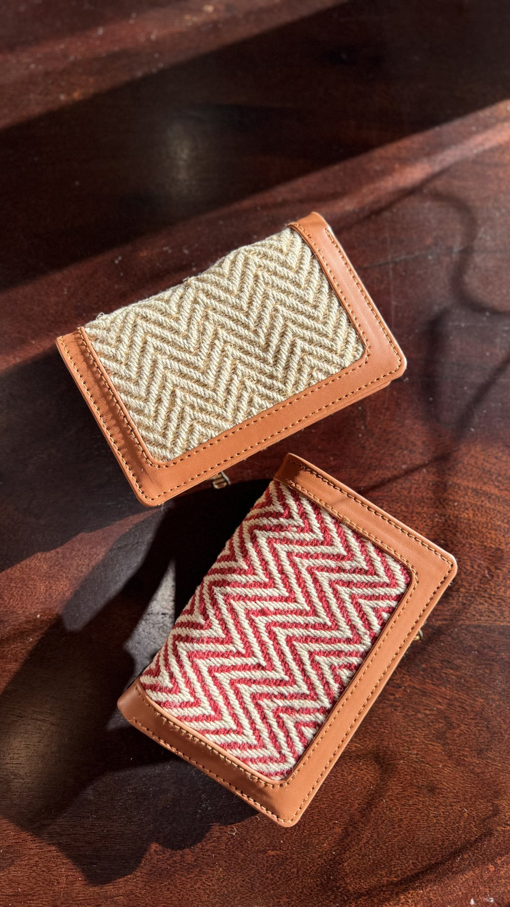 Detail shot of the hand-painted edges and tan leather texture of the Cardo slim wallet.