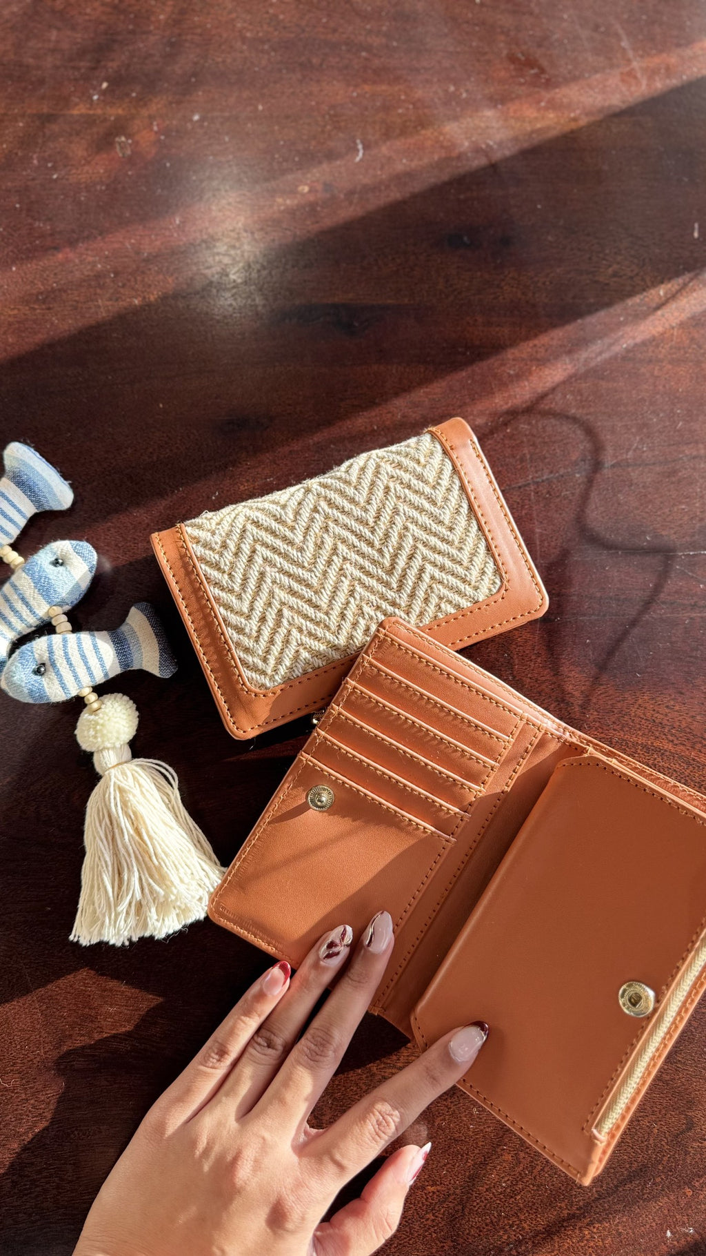 Back panel view of the Cardo card holder displaying the slim profile and pocket-friendly design.