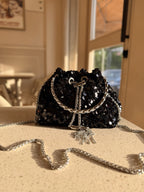 Close-up of the metal sling chain attached to the interior rings.